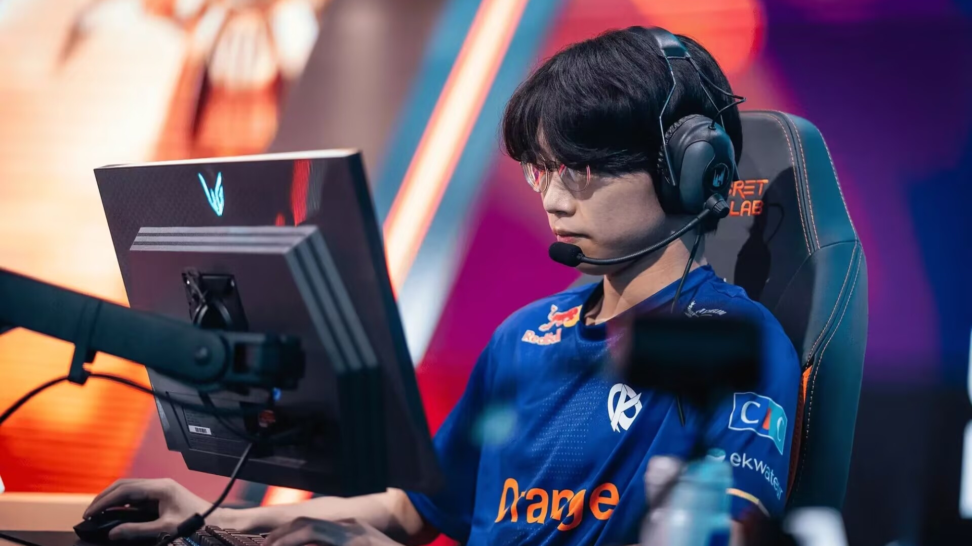 TES险胜V5，Doinb拿下关键大龙鏖战多局淘汰赛，锁定晋级资格的简单介绍