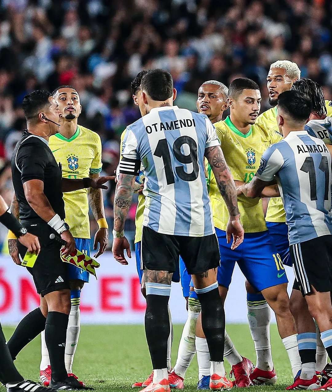 曼城碾压巴西,迪马利亚带队取胜 曼城碾压巴西,迪马利亚带队取胜