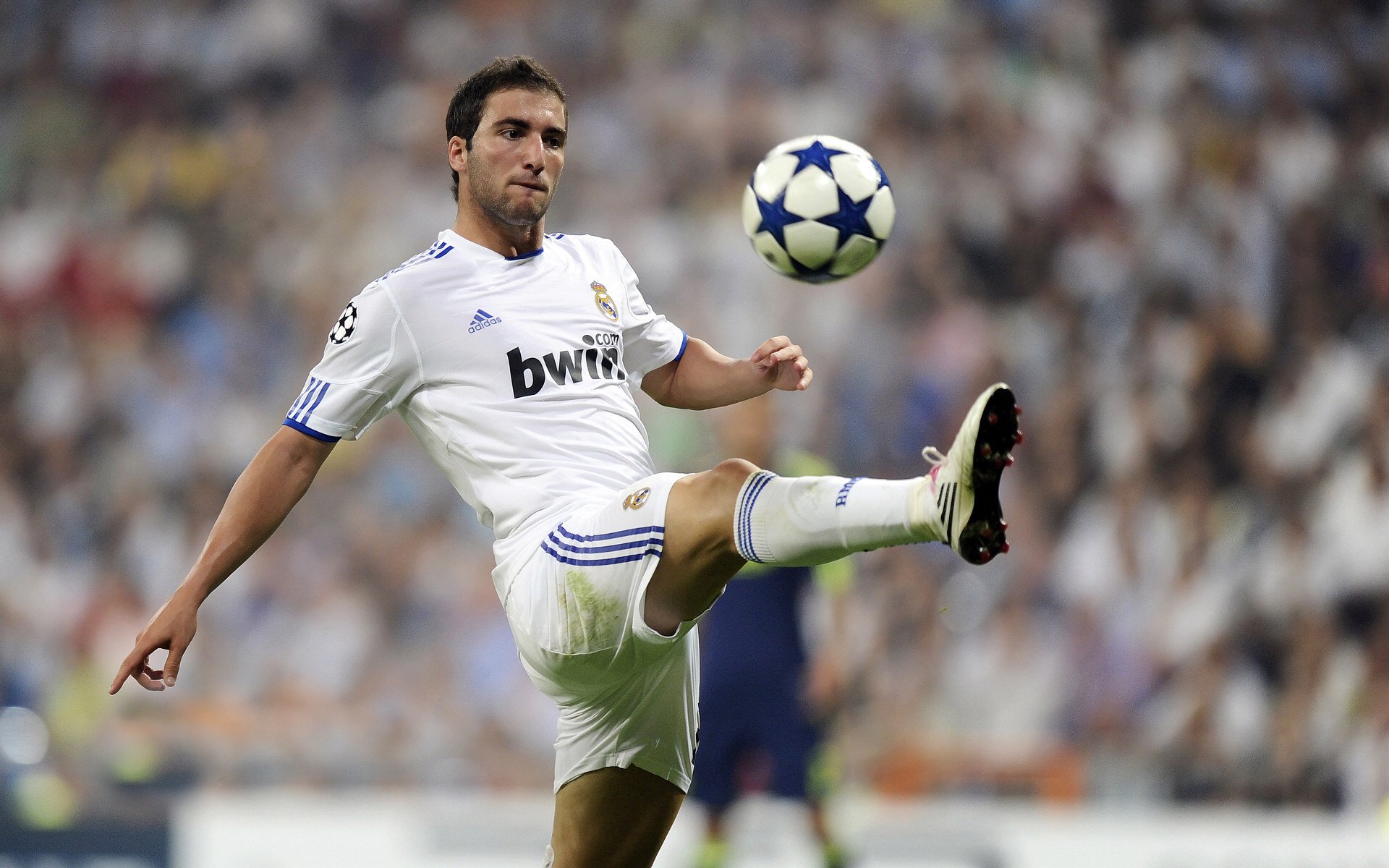 班凯罗狂轰40+15+7统治攻防，活塞三节打花开拓者提前收工