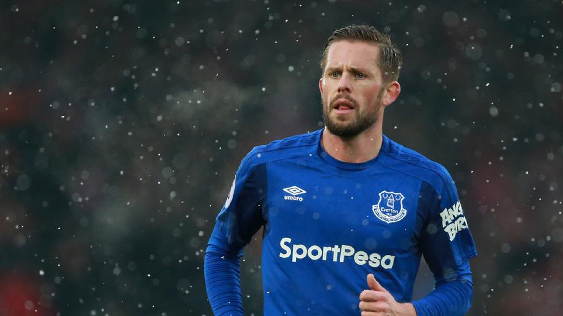 开拓者斩落雷霆,保罗欧冠半决赛接管比赛,体育世界的双重奏鸣