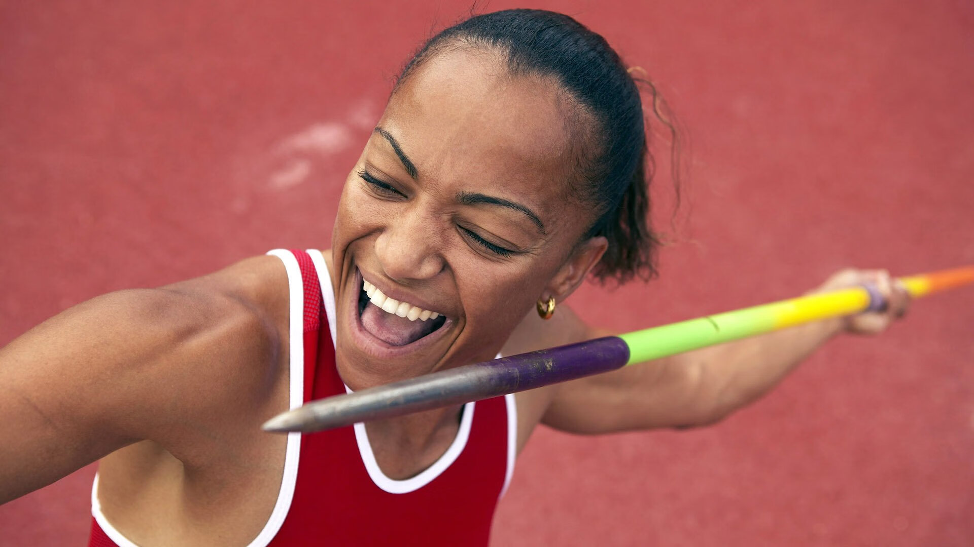 文班亚马以一敌众闪耀NBA,广东铁血防守绞杀魔术—篮球世界个人英雄与团队艺术的冰火二重奏